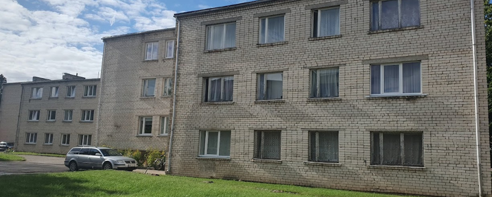 11 dzīvokļu un 1 pagraba izsole Planīcas ielā 4, Kuldīgā