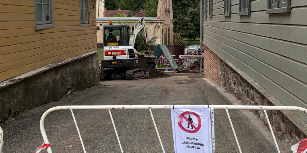 Skolas ielas slēgšana pagarināta vēl par trim nedēļām