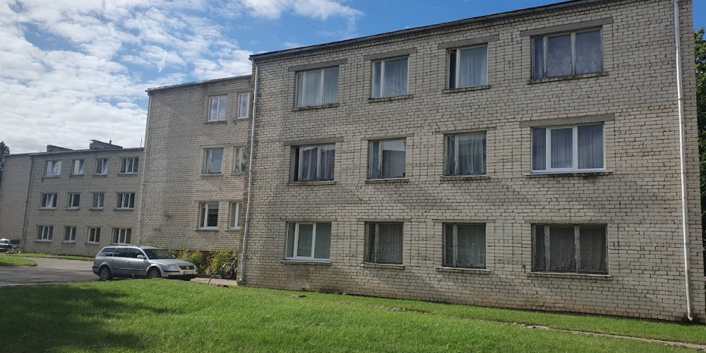 6 dzīvokļu un 1 pagraba izsole Planīcas ielā 4, Kuldīgā